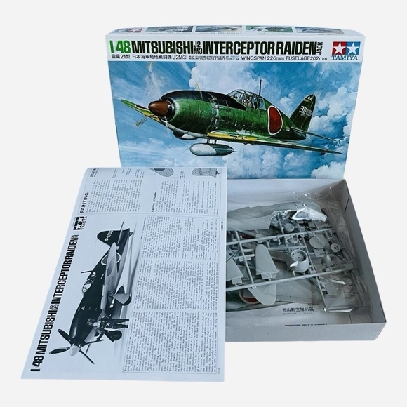 Tamiya 1/48 scale model kit of the Mitsubishi J2M3 Interceptor Raiden - Picture 2 of 2